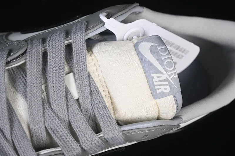 All categories Air Jordan Jordan series basketball shoes Air Jordan 1 Low Dior x Air Jordan 1 Low AJ1 Joe 1 Dior joint white gray low top CN8608-002